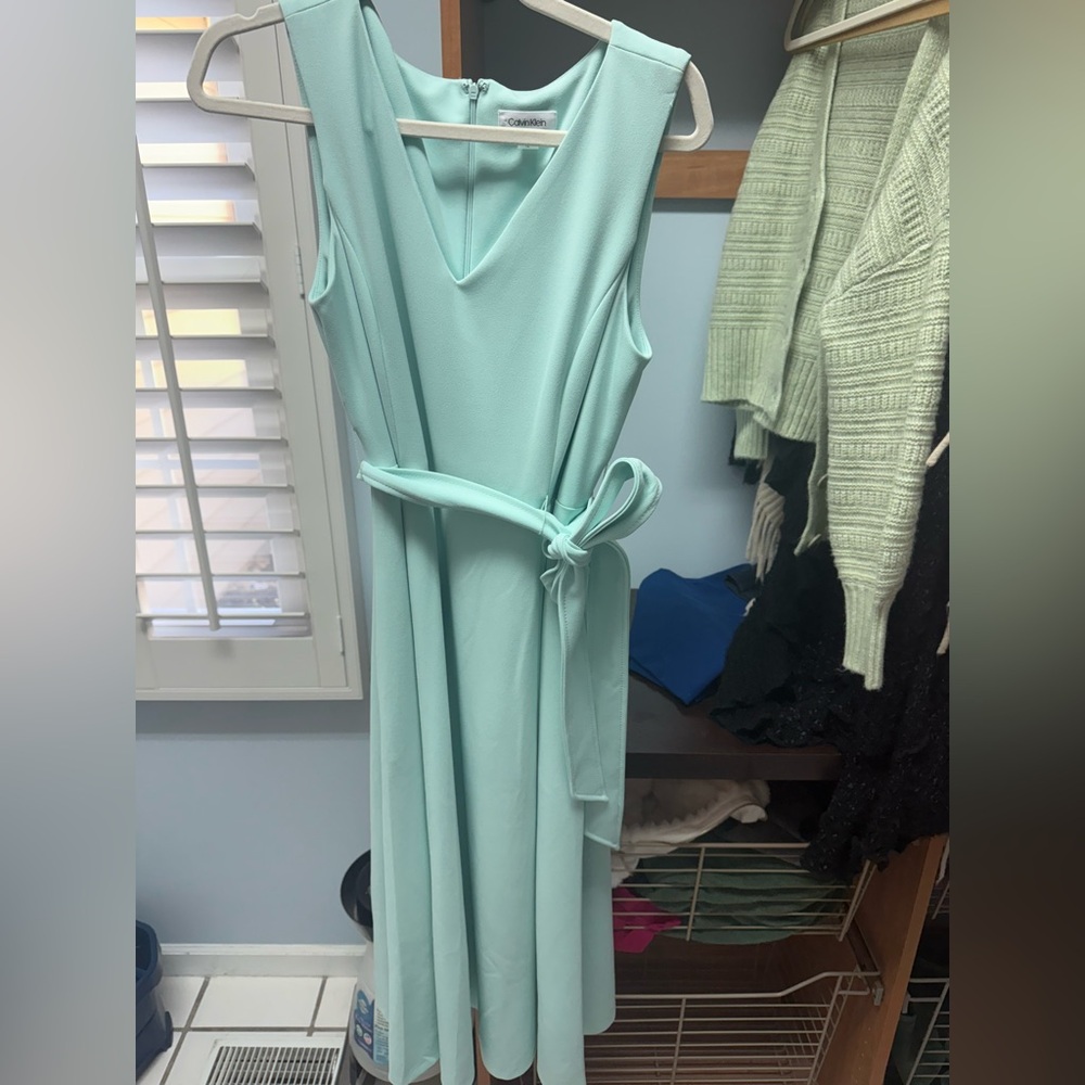 Calvin Klein size 12 light mint green dress. Beautiful spring dress.